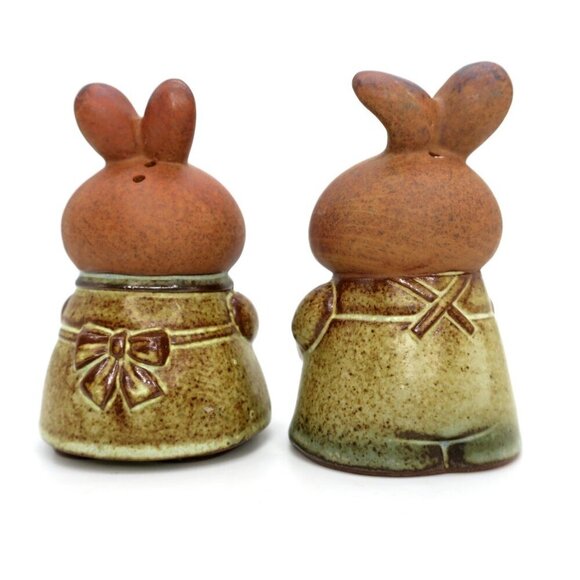 Vintage UCTCI Stoneware Ceramic Cottage Bunny Rabbit Salt & Pepper Shaker Set - Picture 2 of 4